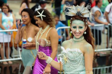  35 yıllık Mermaid Parade 