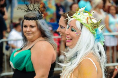  35 yıllık Mermaid Parade 