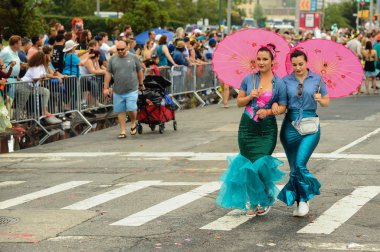  35 yıllık Mermaid Parade 