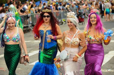  35 yıllık Mermaid Parade 