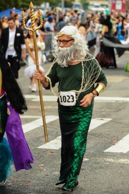  35 yıllık Mermaid Parade 