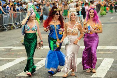  35 yıllık Mermaid Parade 