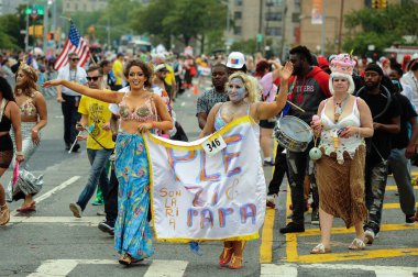  35 yıllık Mermaid Parade