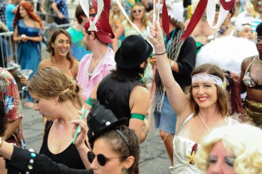  35 yıllık Mermaid Parade