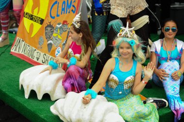 35 yıllık Mermaid Parade