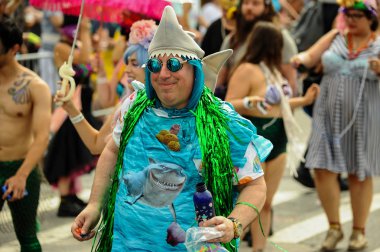 35 yıllık Mermaid Parade