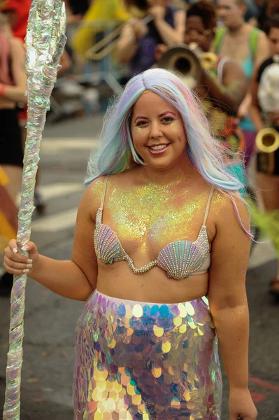 De 35e jaarlijkse Mermaid Parade — Stockfoto