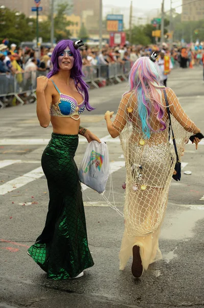 El 35º Desfile Anual de Sirenas — Foto de Stock
