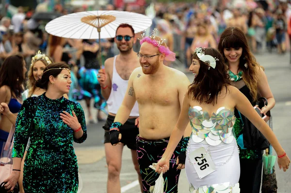 35 yıllık Mermaid Parade — Stok fotoğraf