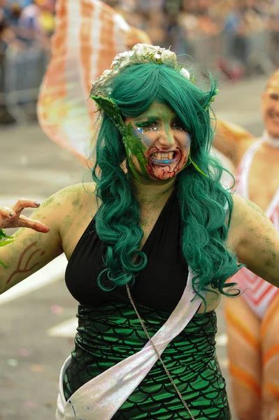 De 35e jaarlijkse Mermaid Parade — Stockfoto