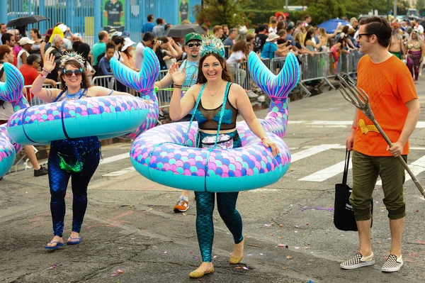 Le 35e défilé annuel des sirènes — Photo