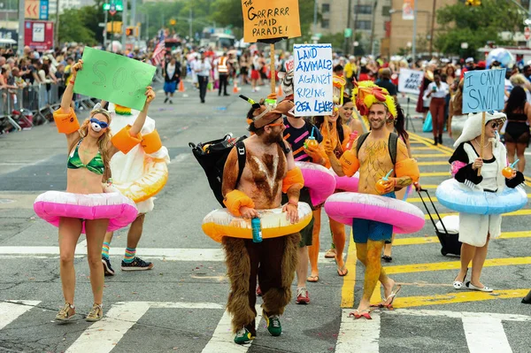 Le 35e défilé annuel des sirènes — Photo