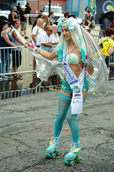 The 35th Annual Mermaid Parade — Stock Photo, Image