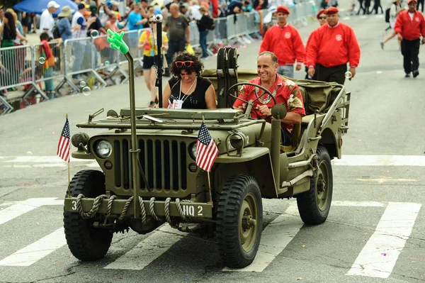 The 35th Annual Mermaid Parade — Stock Photo, Image