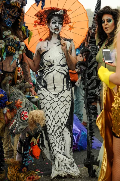 35 yıllık Mermaid Parade