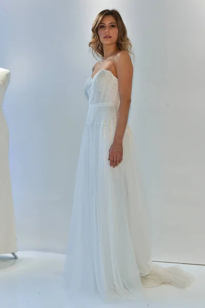 Watters Bridal presentation — Stockfoto