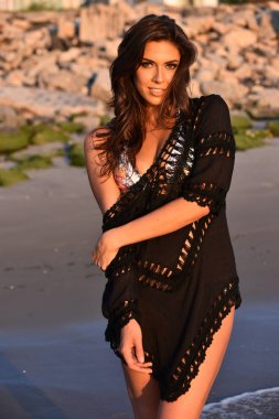 Mayo model giyen resimlerSXy bikini ve File okyanus plaj konumda poz