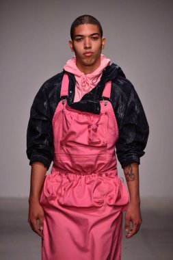 Feng Chen Wang pist gösterinin