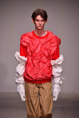 Feng Chen Wang pist gösterinin