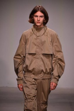 Feng Chen Wang pist gösterinin