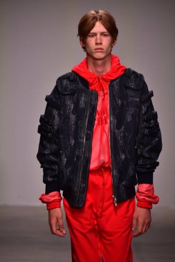 Feng Chen Wang pist gösterinin