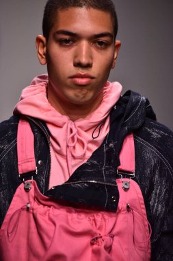 Feng Chen Wang pist gösterinin