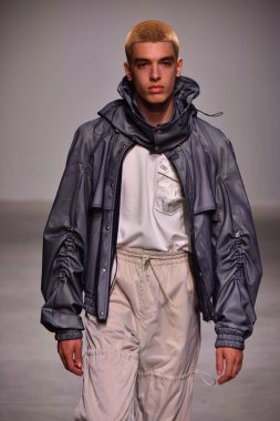 Feng Chen Wang pist gösterinin