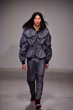 Feng Chen Wang pist gösterinin