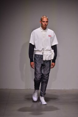 Feng Chen Wang pist gösterinin