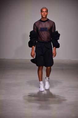 Feng Chen Wang pist gösterinin