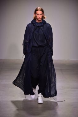 Feng Chen Wang pist gösterinin