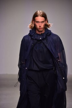 Feng Chen Wang pist gösterinin