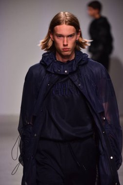 Feng Chen Wang pist gösterinin