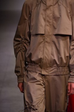  Feng Chen Wang pist gösterinin