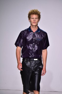  Patrik Ervell göster 