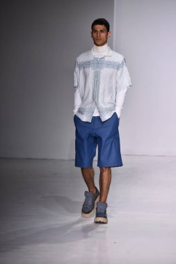  Patrik Ervell göster 