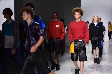 Patrik Ervell göster 