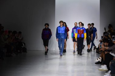 Patrik Ervell göster 