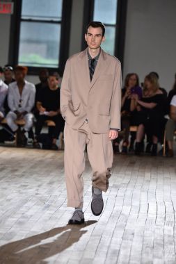 N. Hoolywood pist, Nyfw