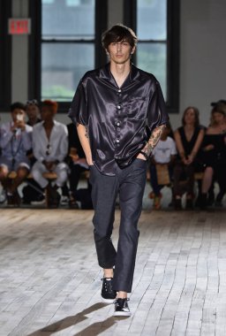 N. Hoolywood pist, Nyfw