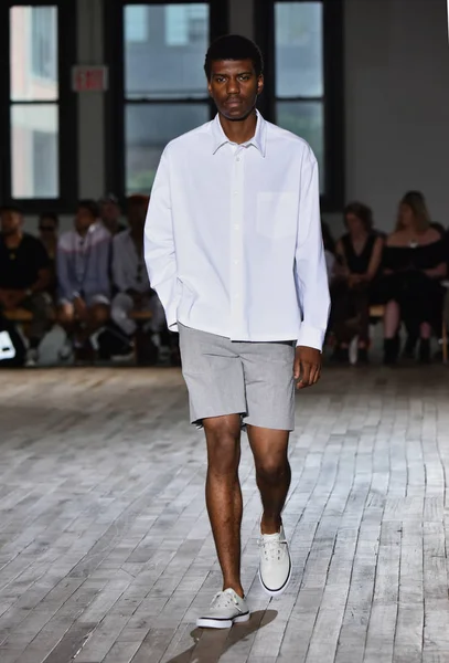N. Hoolywood pist, Nyfw