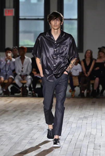 N. Hoolywood pist, Nyfw