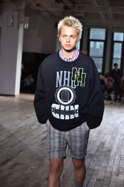 N. Hoolywood pist, Nyfw