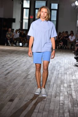 N. Hoolywood pist, Nyfw