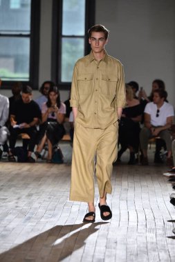 N. Hoolywood pist, Nyfw