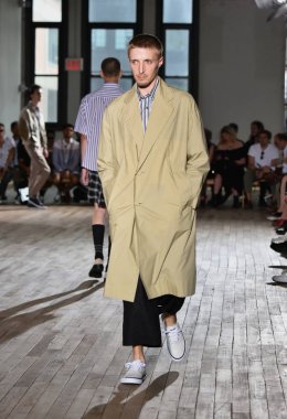 N. Hoolywood pist, Nyfw