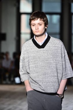 N. Hoolywood pist, Nyfw