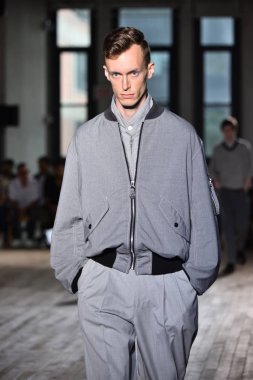 N. Hoolywood pist, Nyfw