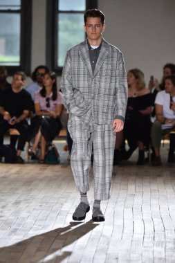 N. Hoolywood pist, Nyfw
