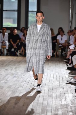 N. Hoolywood pist, Nyfw